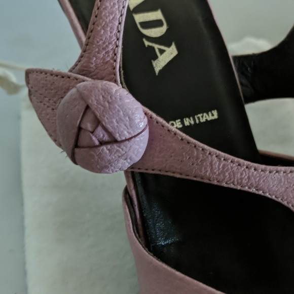 PRADA - Picture 3 of 4